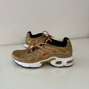 Nike Air Max Plus QS 'Metallic Gold'